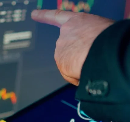 What Is Copy Trading and How Does It Work? What Is Copy Trading and How Does It Work?